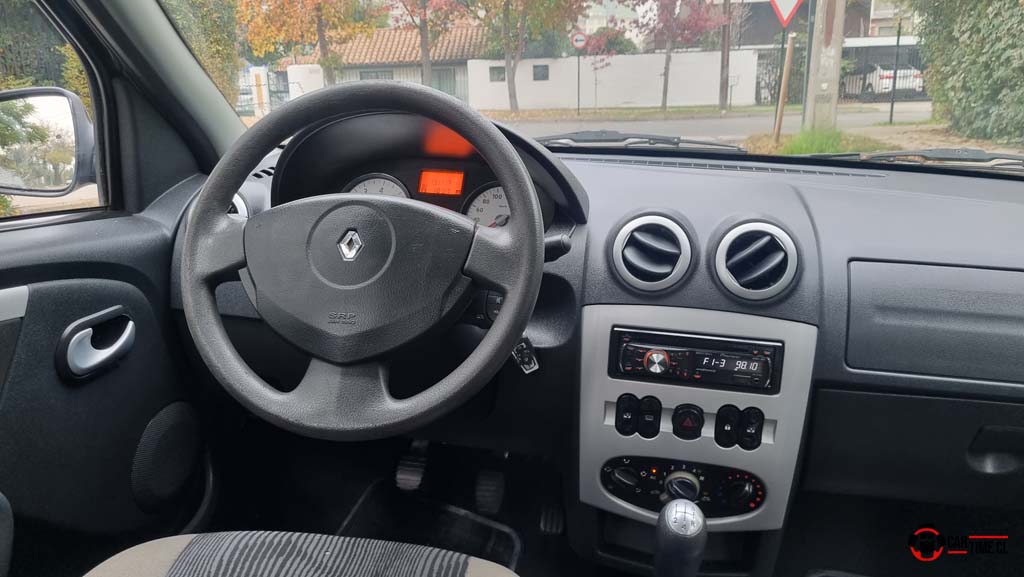 RenaultLogan1