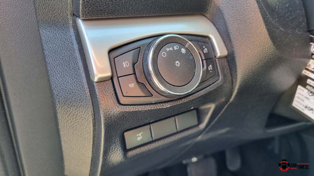 FordExplorer15