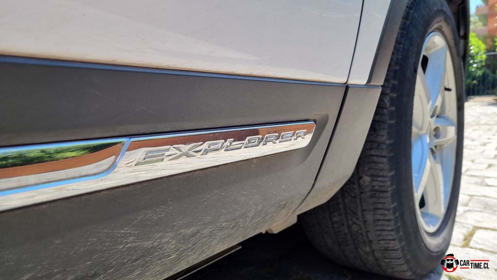 FordExplorer32