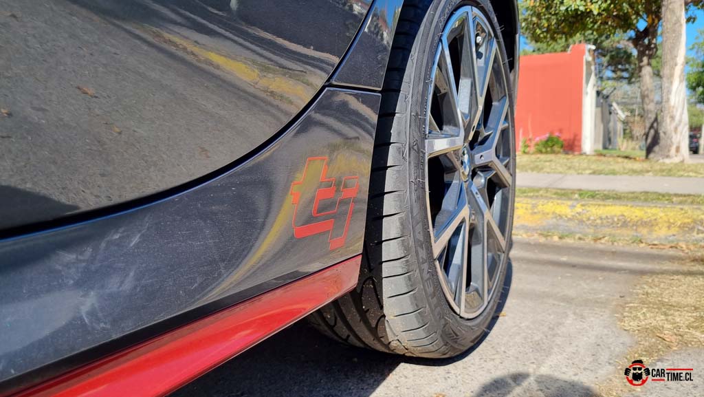 BMW128ti16